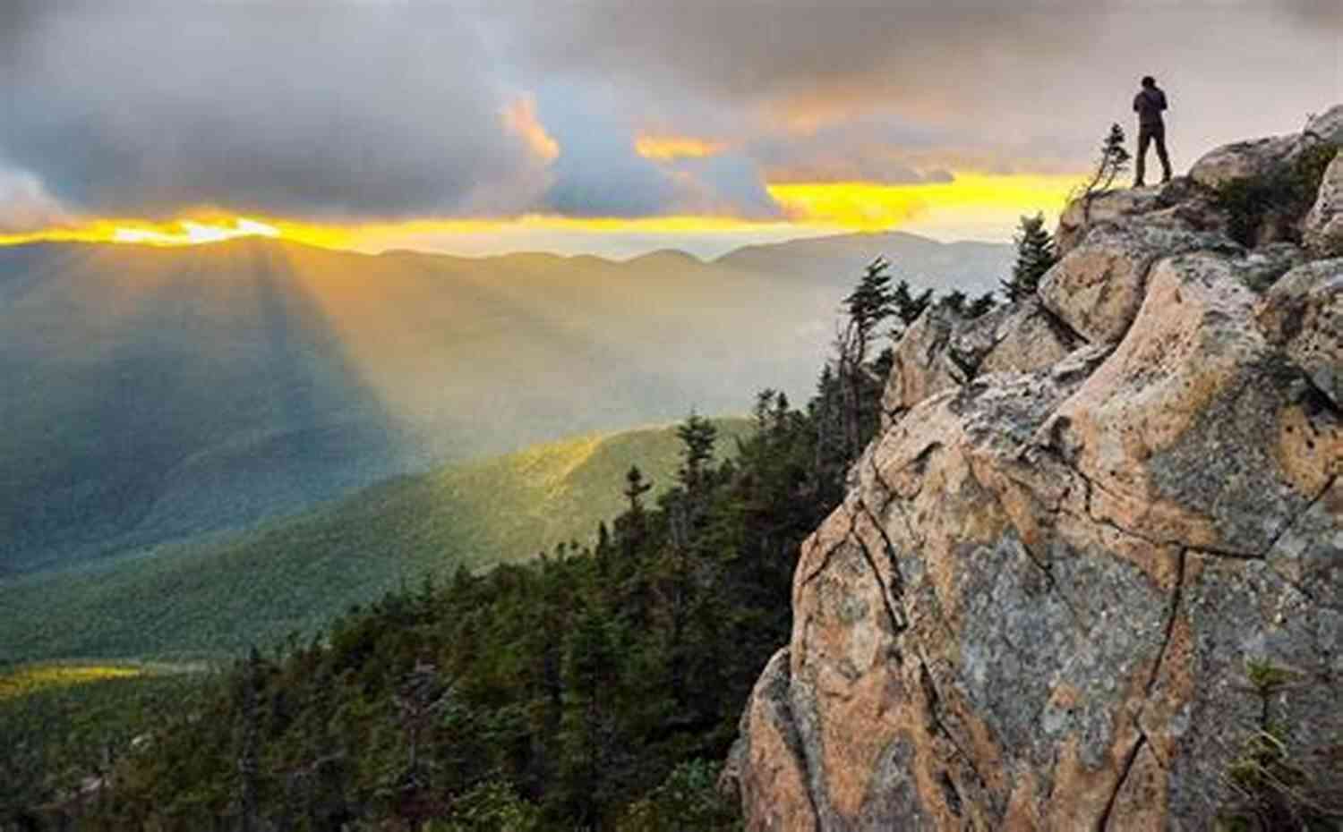 Appalachian Trail Scenic View A Walk In The Woods: Rediscovering America On The Appalachian Trail (Official Guides To The Appalachian Trail)