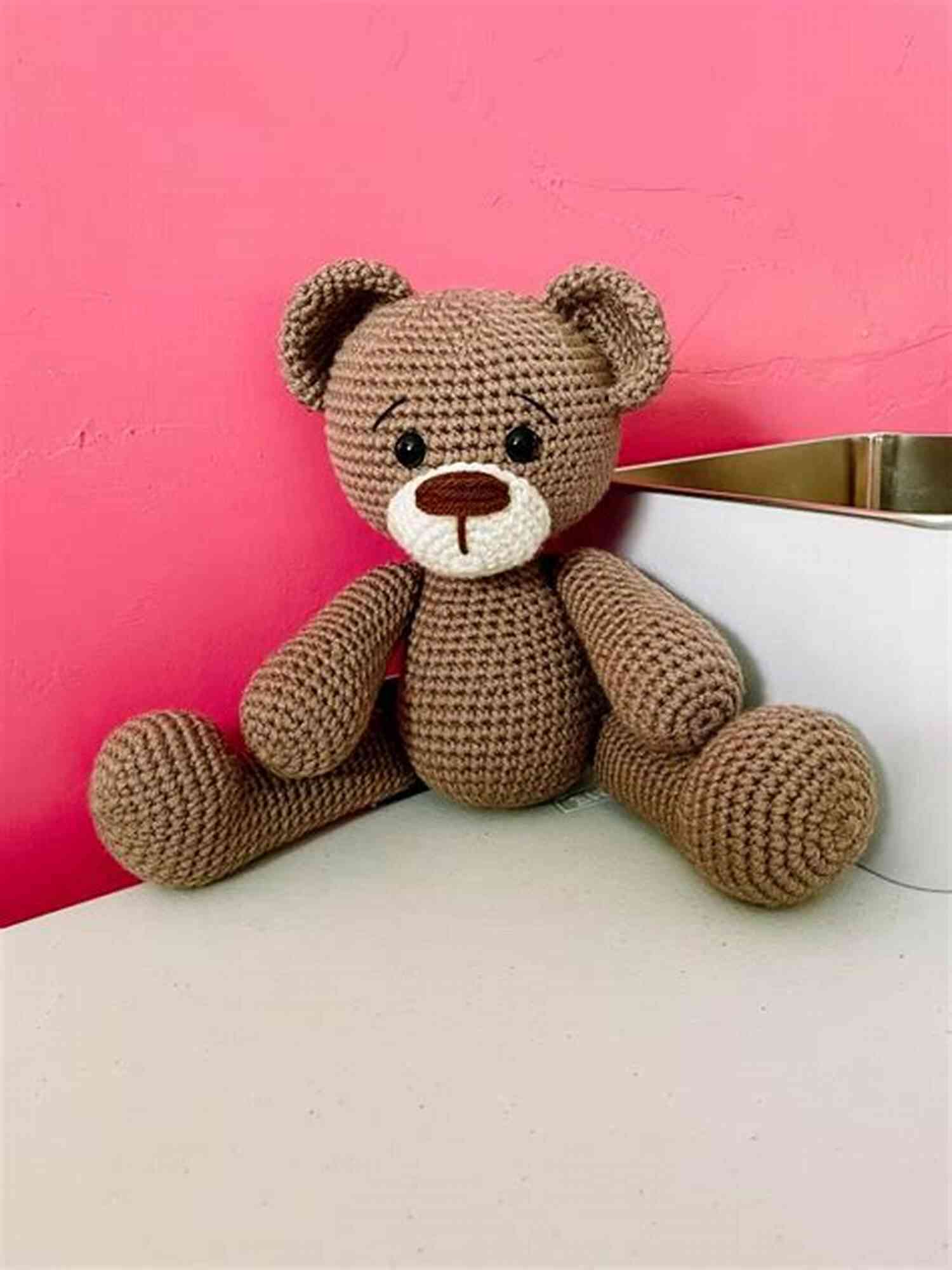 Friendly Teddy Bear Crochet Pattern Amigurumi Pattern For Little Babies (Easy Crochet Doll Patterns 1)