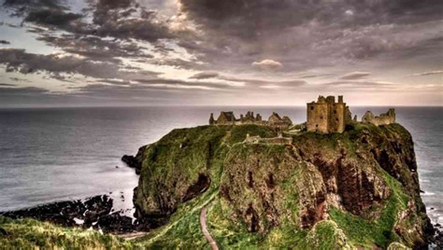 Medieval Castle Overlooking The Scottish Highlands Saga Of A Highland Avenger: Scottish Medieval Highlander Romance